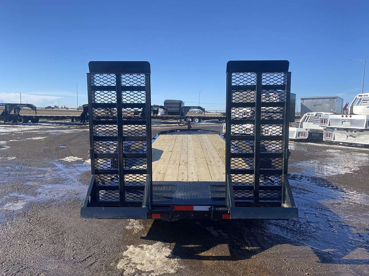 *Seasonal Clearout* 2024 Diamond C 20' Equipment Trailer