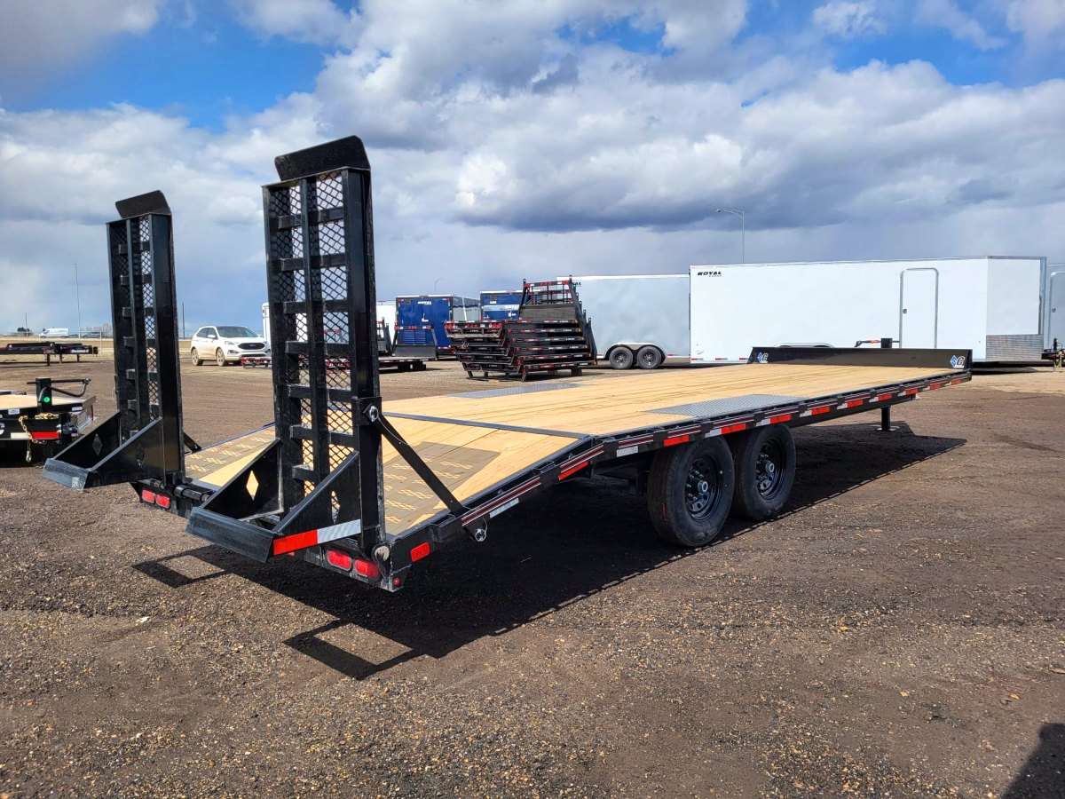 *Seasonal Clearout* 2024 Diamond C 24' Deck-Over Trailer