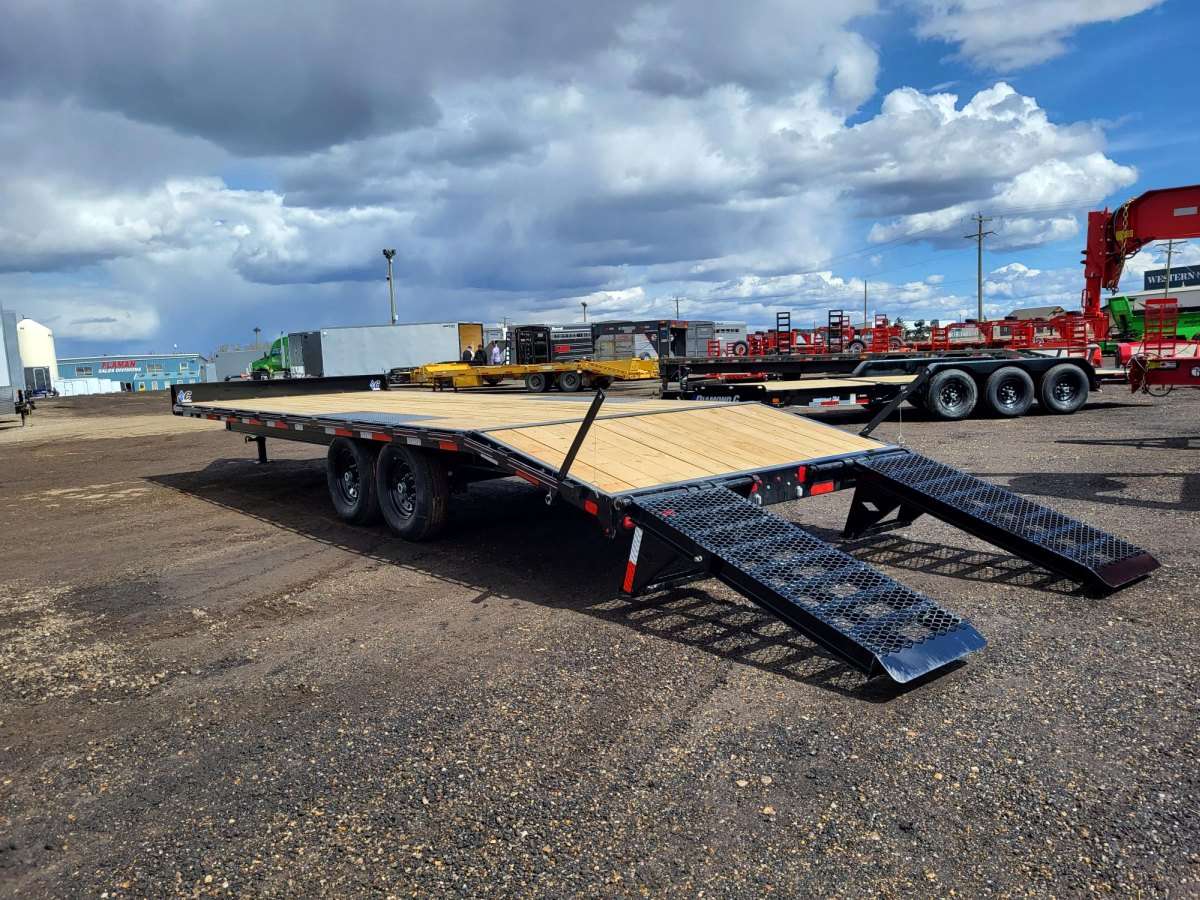 *Seasonal Clearout* 2024 Diamond C 24' Deck-Over Trailer