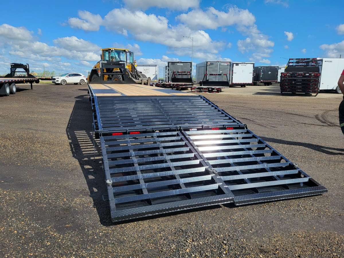 *Seasonal Clearout* 2024 Southland 26'+6' Gooseneck Trailer