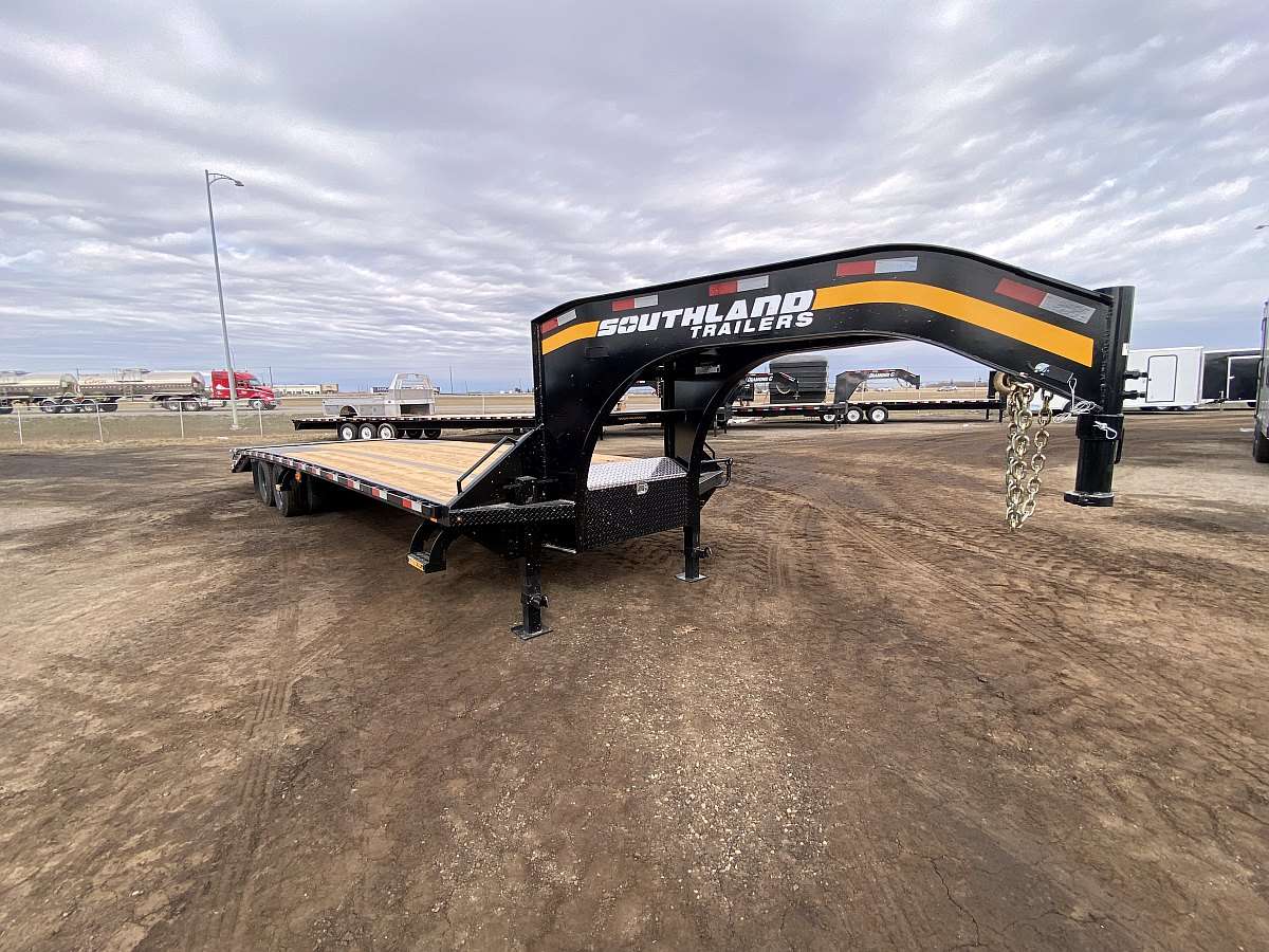 *Seasonal Clearout* 2024 Southland 26'+6' Gooseneck Trailer