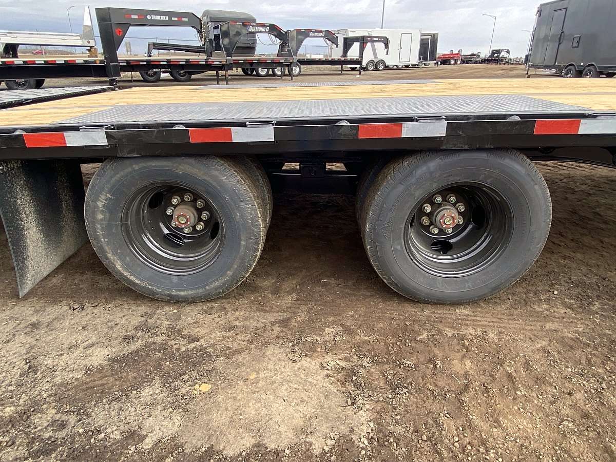 *Seasonal Clearout* 2024 Southland 26'+6' Gooseneck Trailer