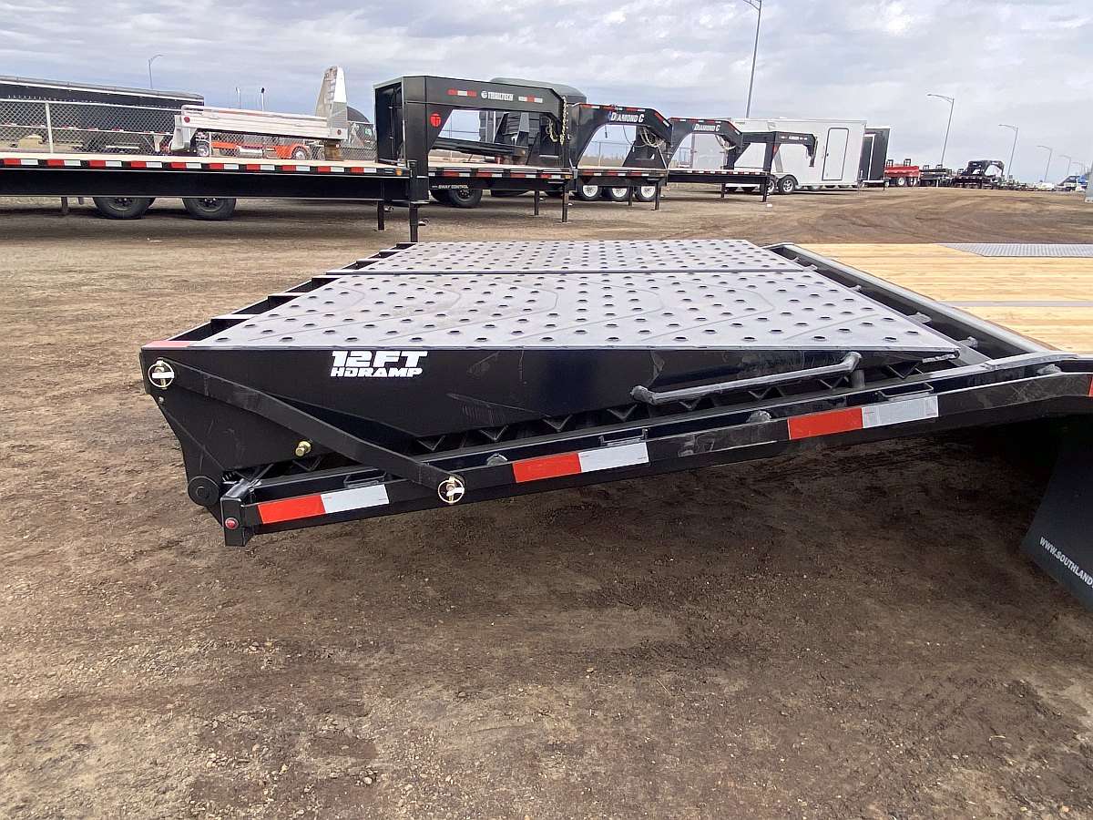 *Seasonal Clearout* 2024 Southland 26'+6' Gooseneck Trailer