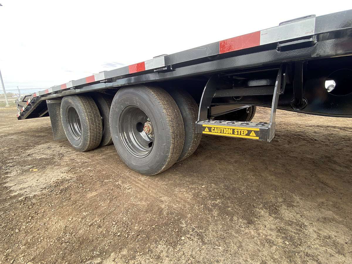 *Seasonal Clearout* 2024 Southland 26'+6' Gooseneck Trailer