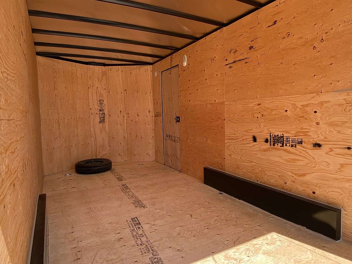 *Seasonal Clearout* 2025 Royal 7.5'x18' Enclosed Trailer