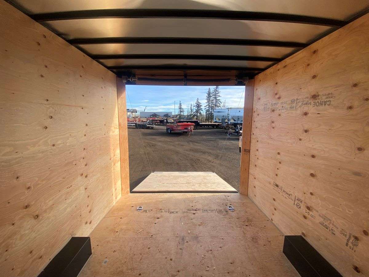 *Seasonal Clearout* 2025 Royal 8'x22' Enclosed Trailer