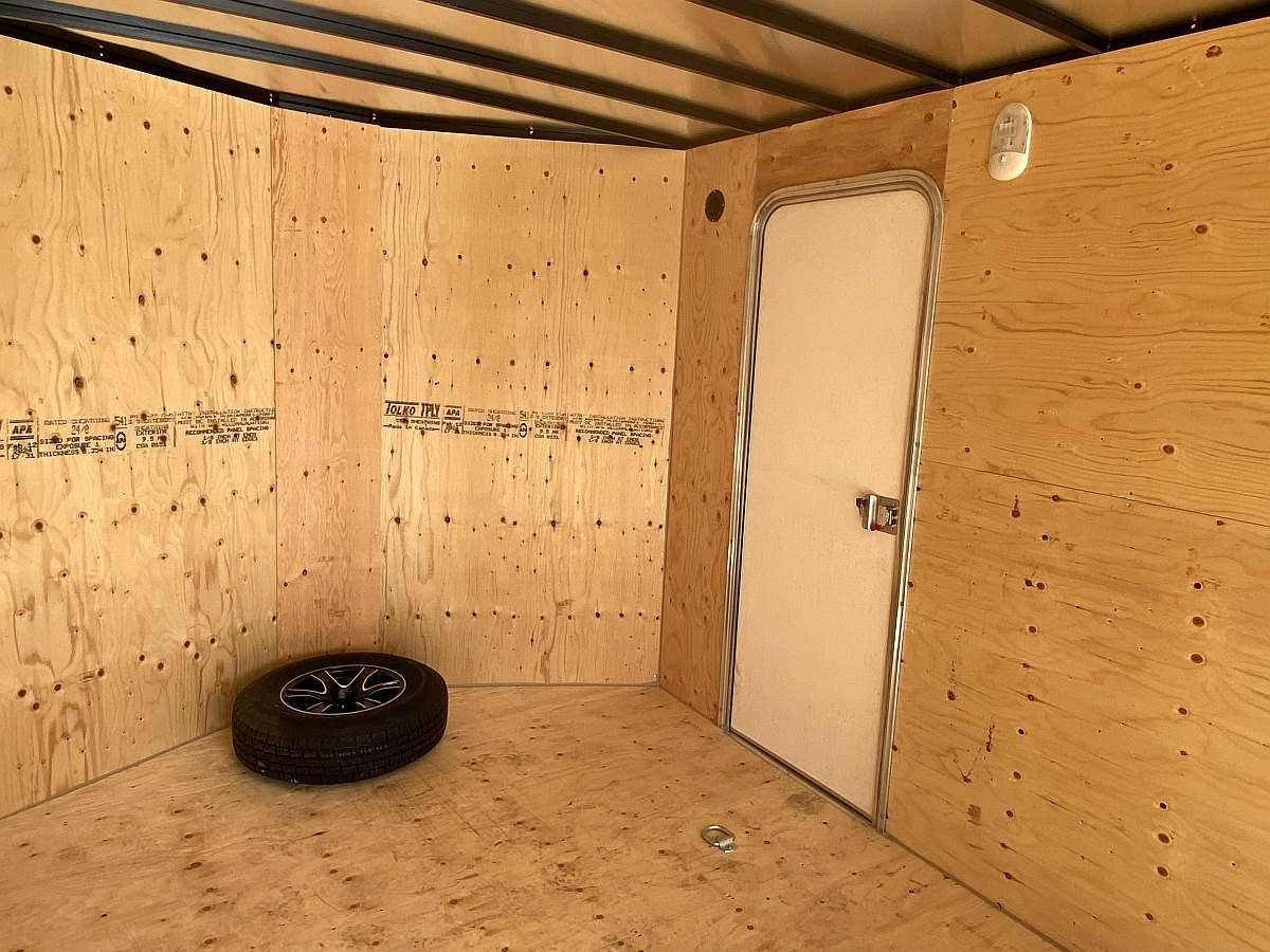 *Seasonal Clearout* 2025 Royal 8'x22' Enclosed Trailer