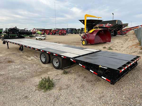 *Seasonal Clearout* Used 2021 Southland 34' Gooseneck