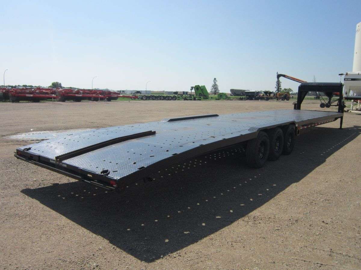 Spring Clear Out - Used 2022 Diamond C MVC 44' Flat Deck