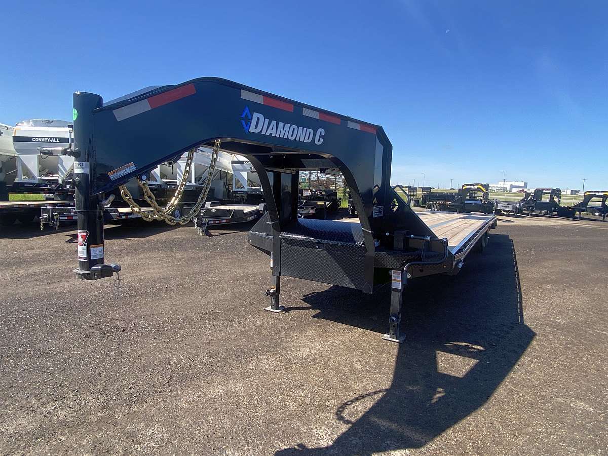 *Spring Clearout* 2024 Diamond C 38' Gooseneck Trailer