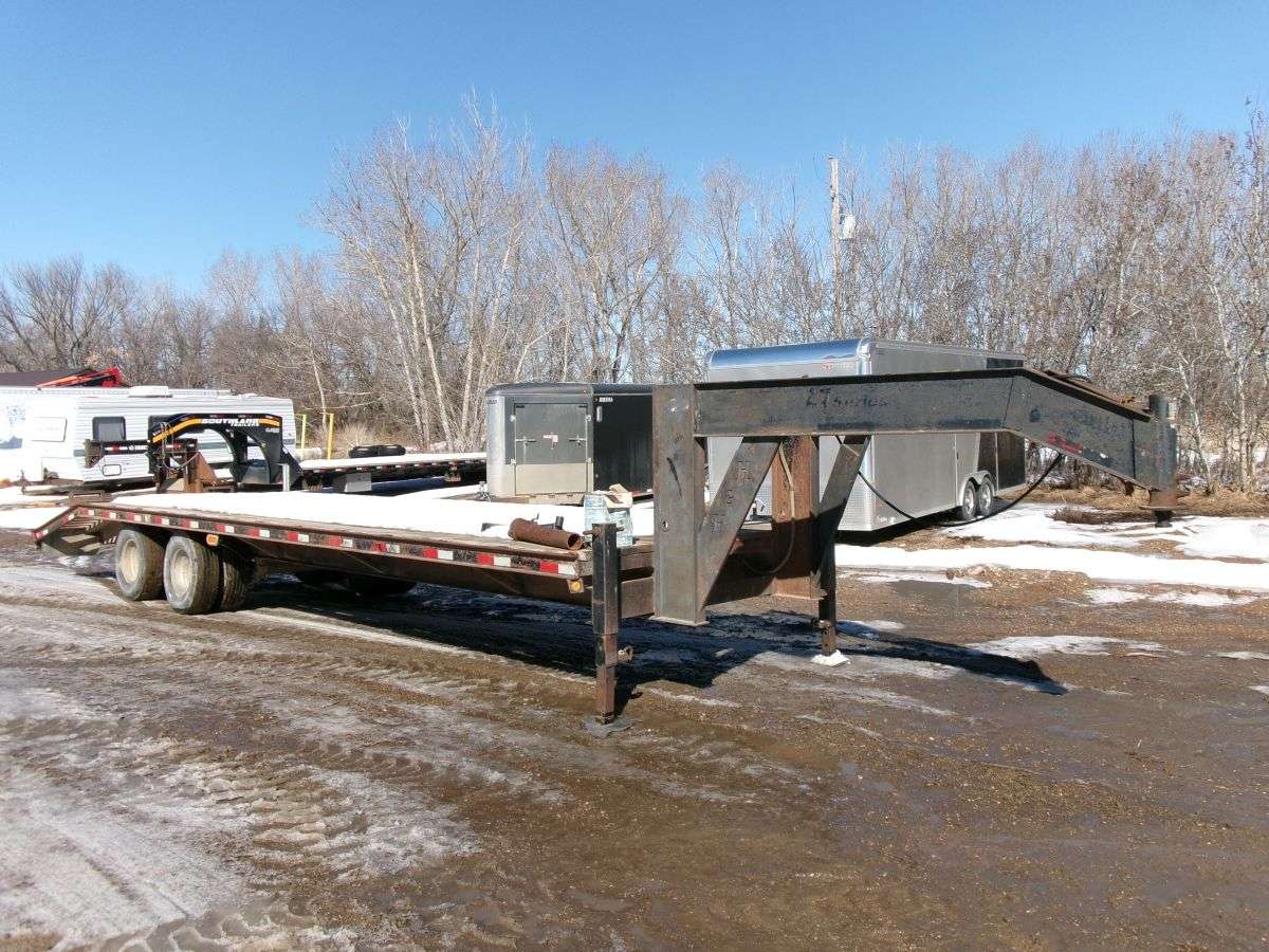 Used 2009 H & H 26' + 5' GN Flat Deck Trailer