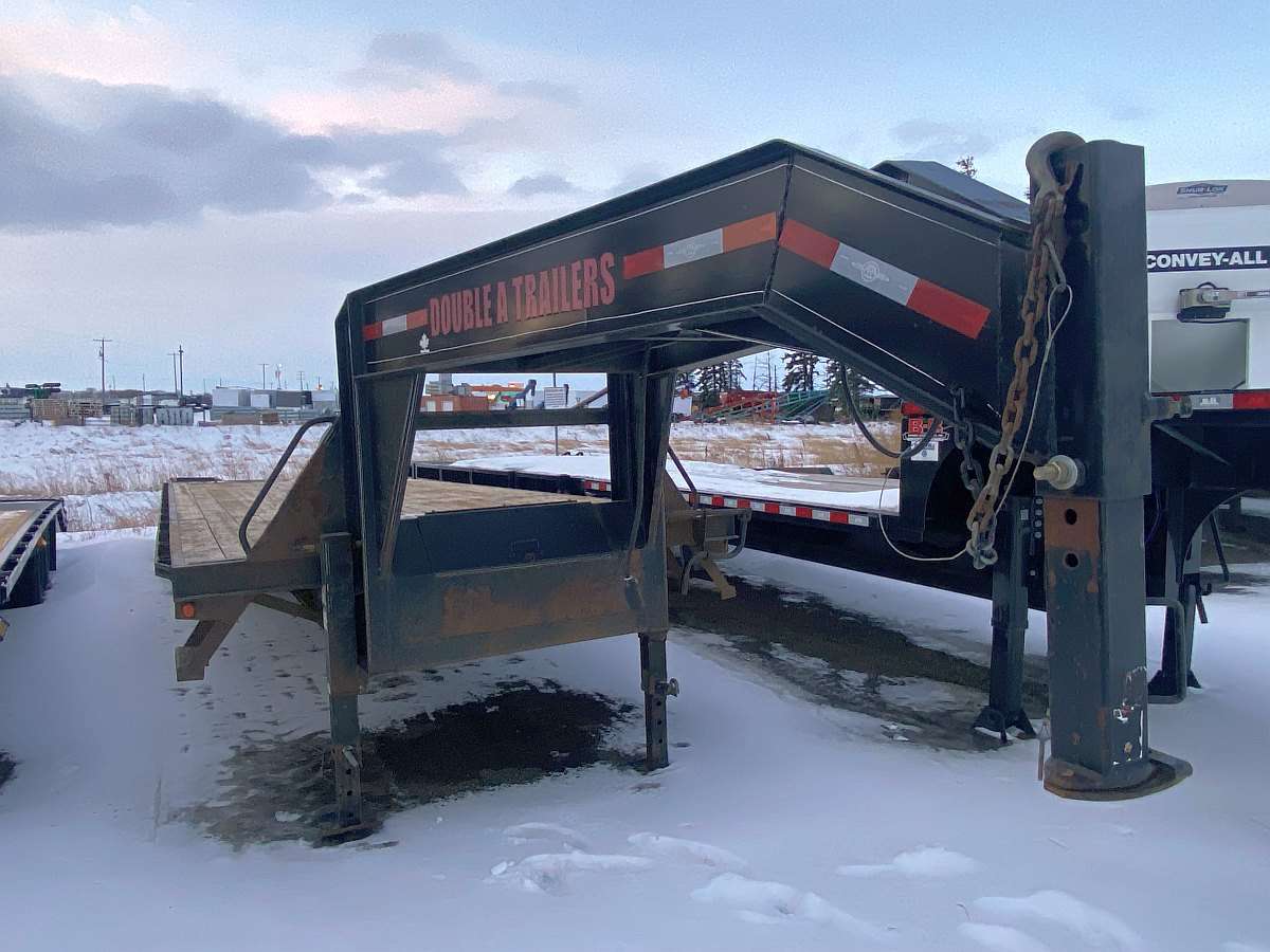 Used 2013 Double A 32' Gooseneck Trailer