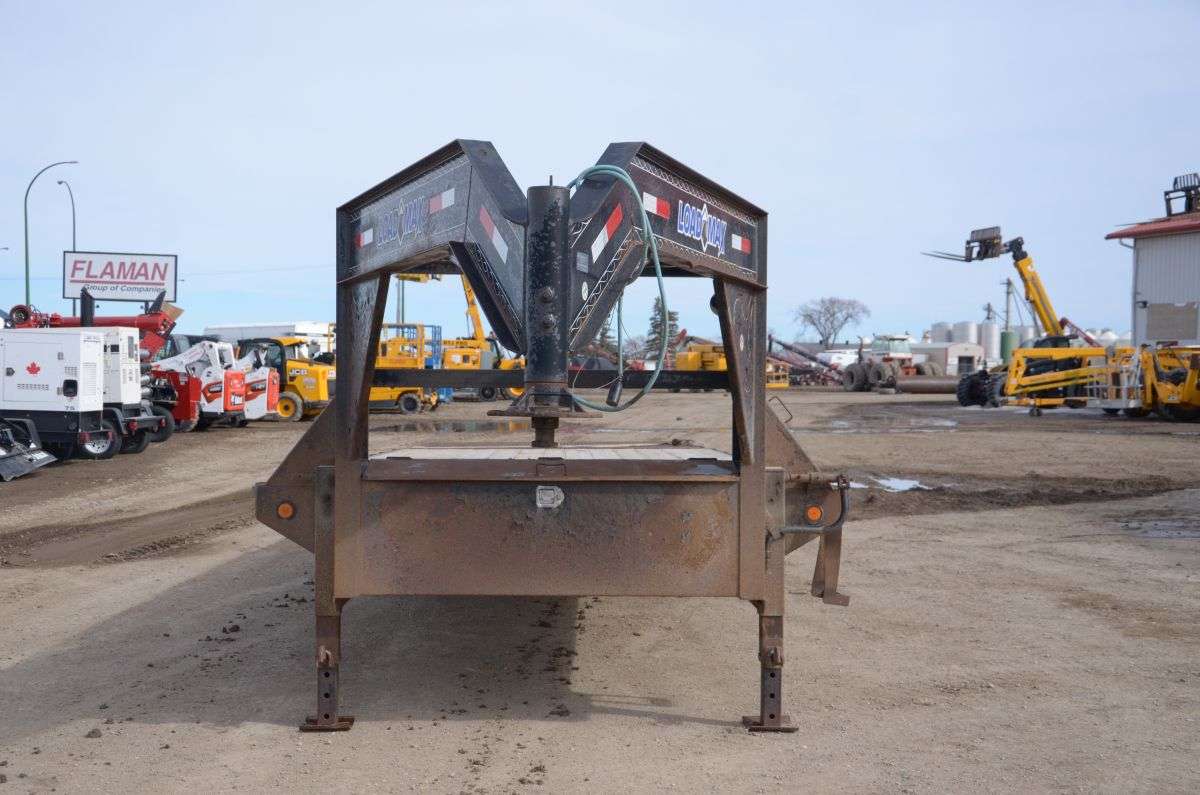 Used 2014 Load Max 8'5" x 32' Gooseneck Flat Deck