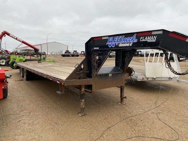 Used 2016 Diamond C FMAX 8'5" x 32' Gooseneck Flat Deck