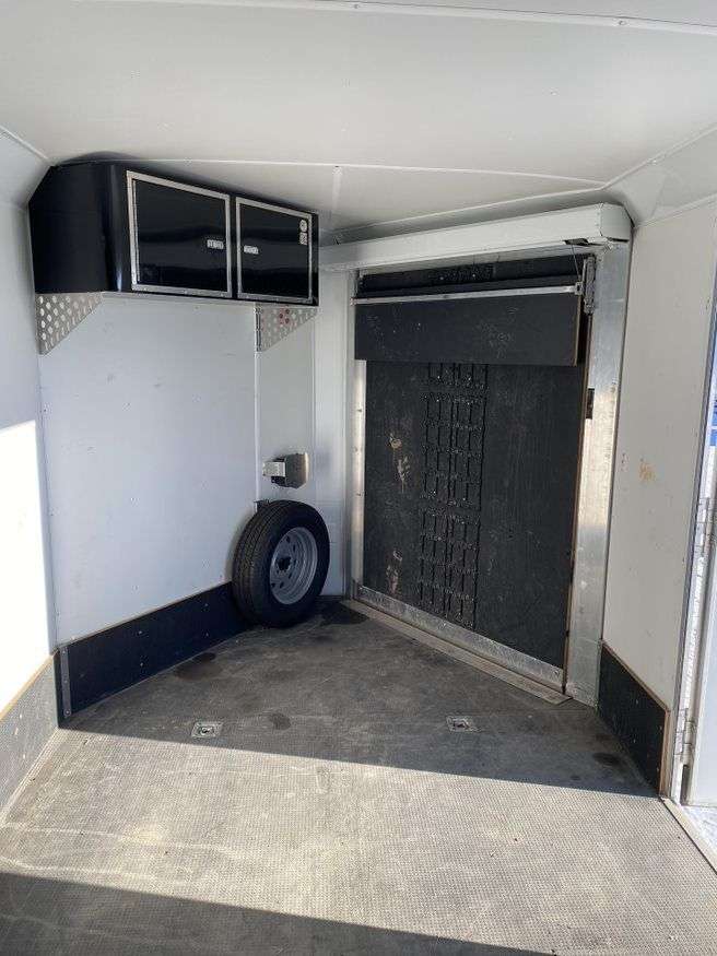 Used 2016 Neo NASX 8'5" x 24' Toy Hauler