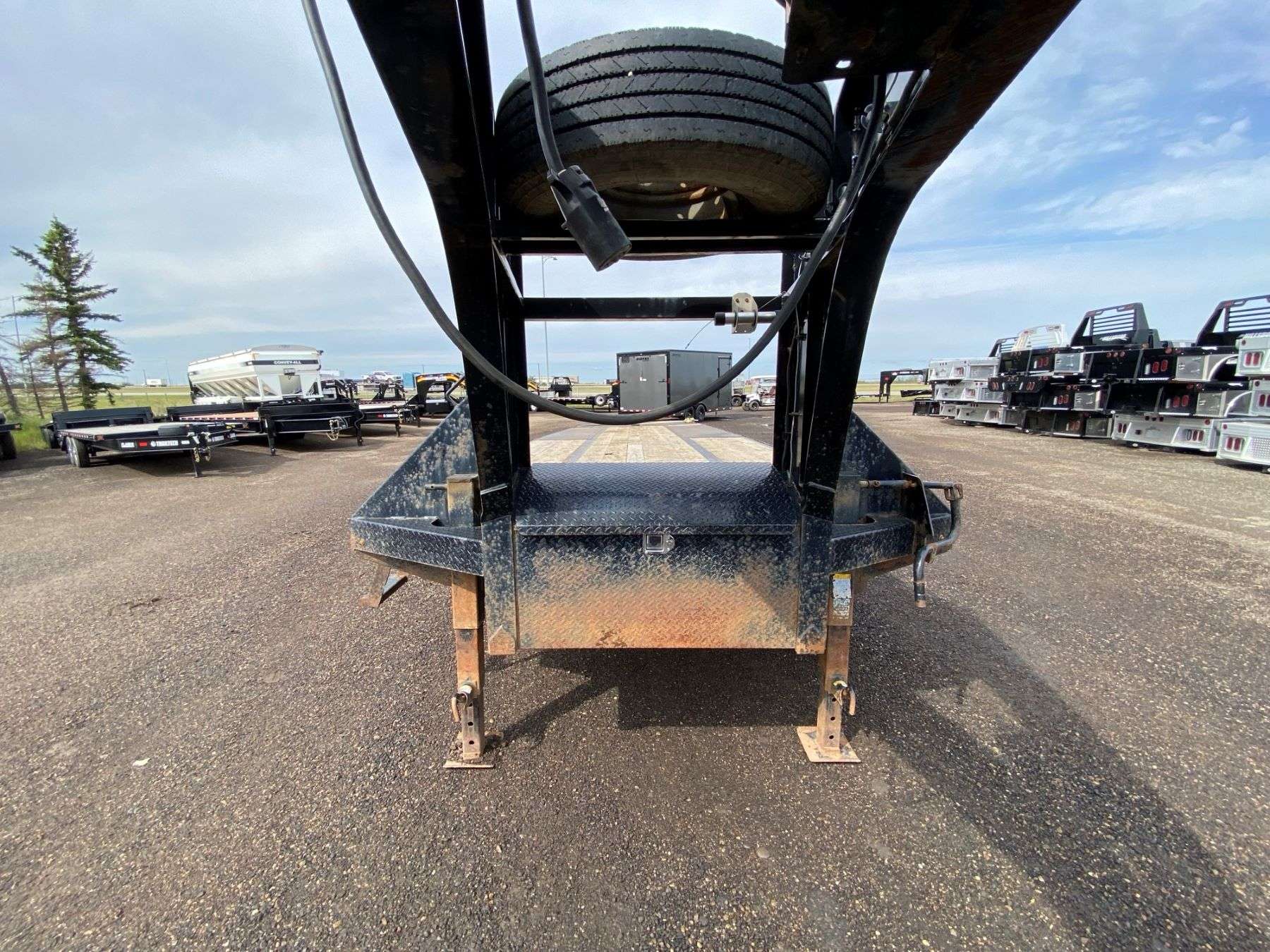 Used 2018 Diamond C FMAX310-30' Gooseneck Trailer