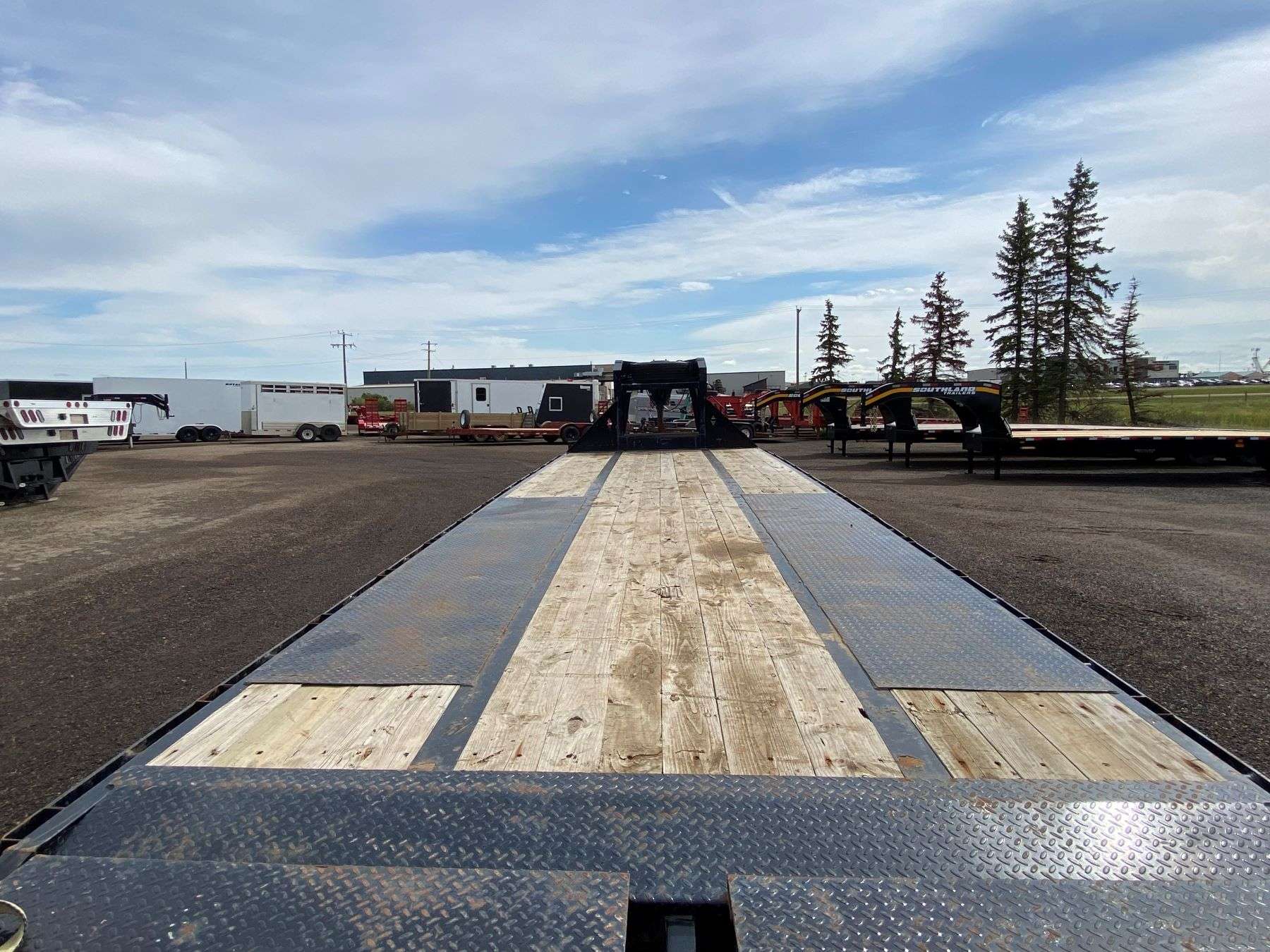 Used 2018 Diamond C FMAX310-30' Gooseneck Trailer