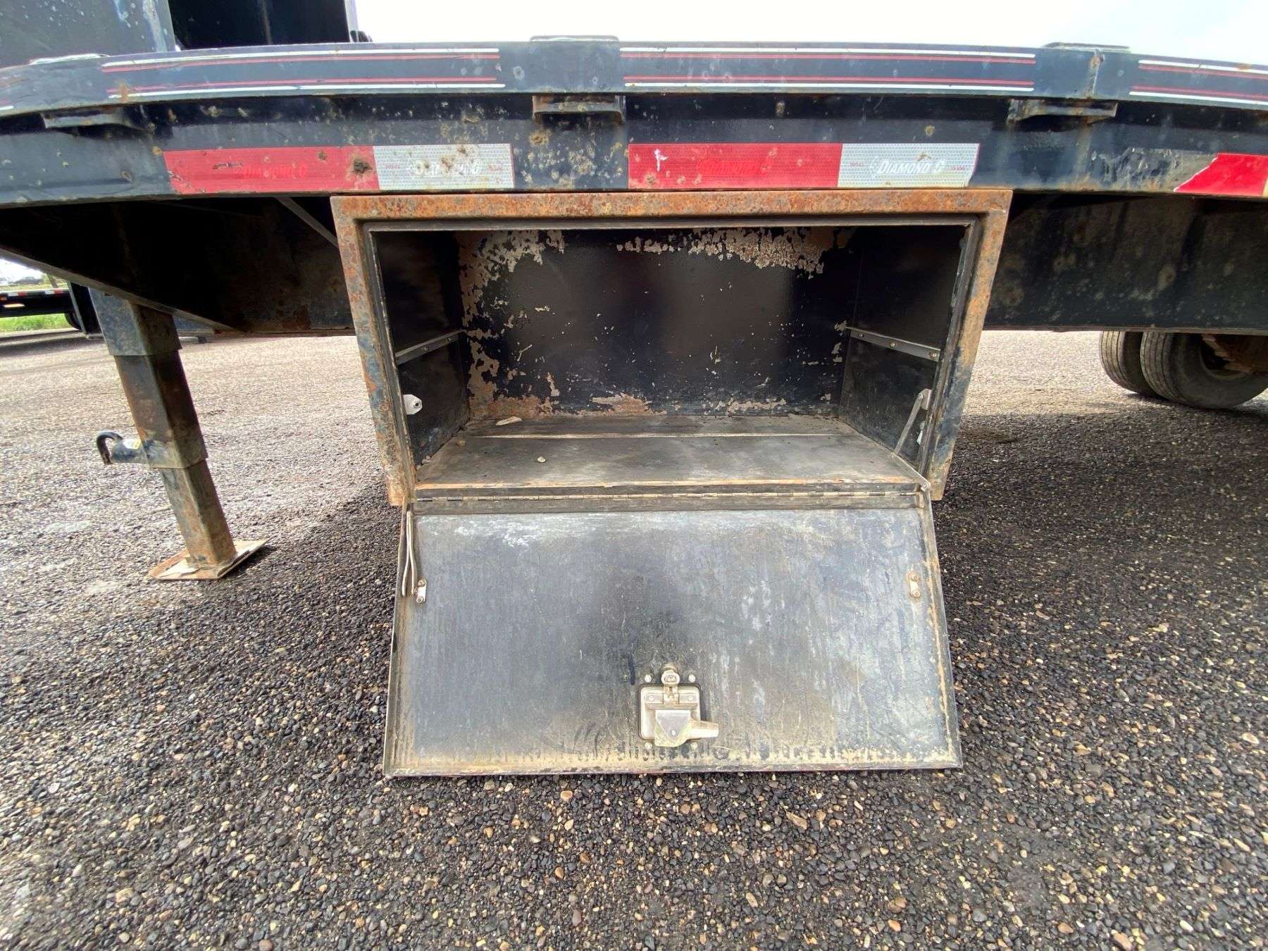 Used 2018 Diamond C FMAX310-30' Gooseneck Trailer