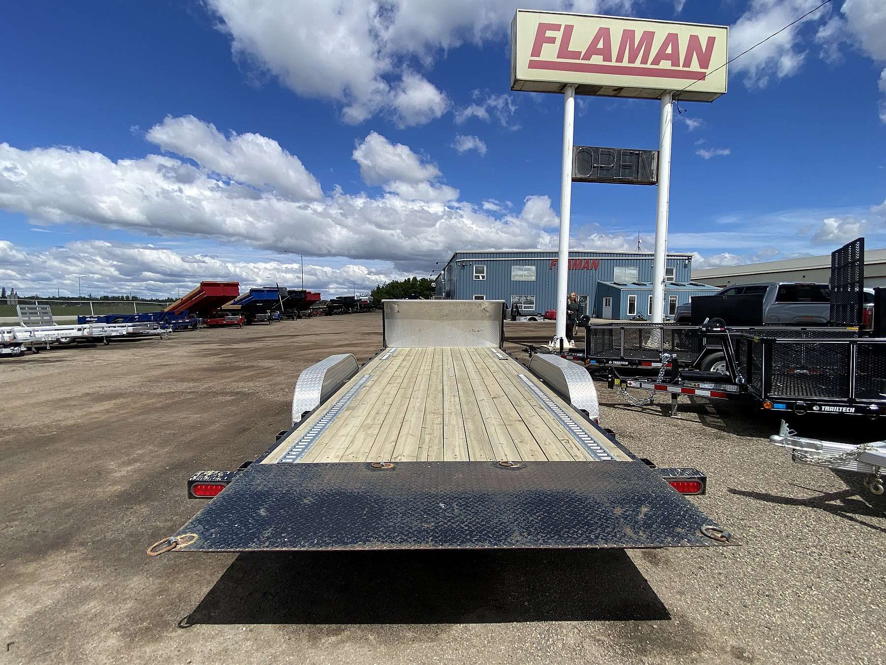 Used 2018 PJ Trailer 20' Power Tilt