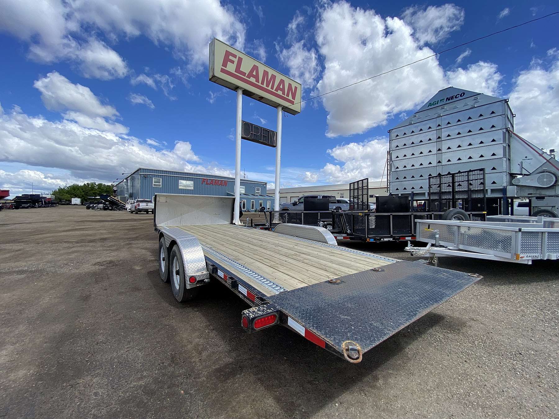 Used 2018 PJ Trailer 20' Power Tilt