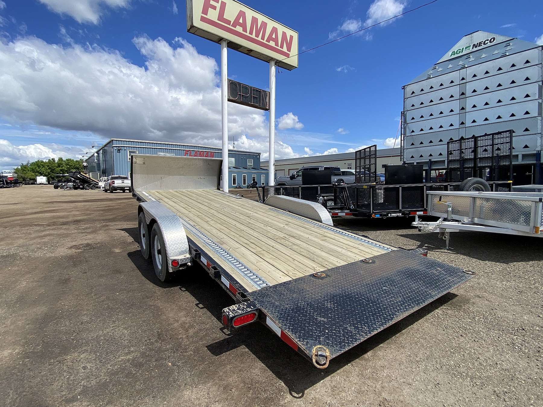 Used 2018 PJ Trailer 20' Power Tilt