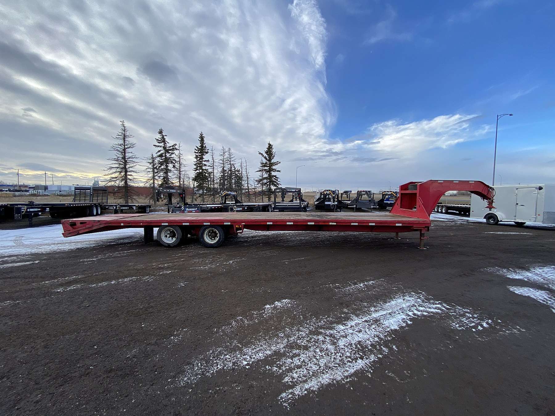 Used 2019 Diamond C 30' + 5' Gooseneck Trailer