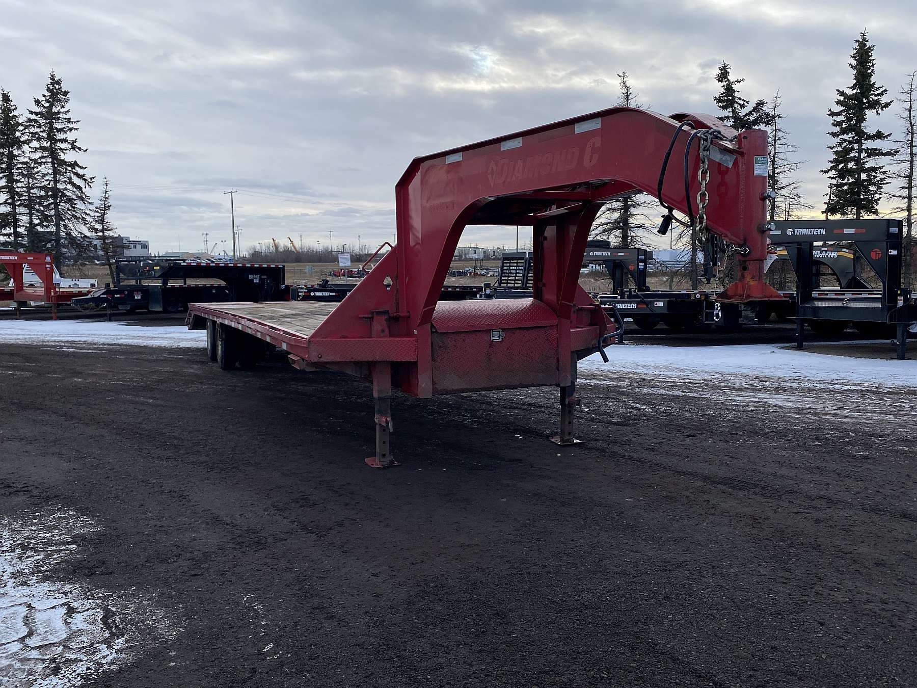 Used 2019 Diamond C 30' + 5' Gooseneck Trailer