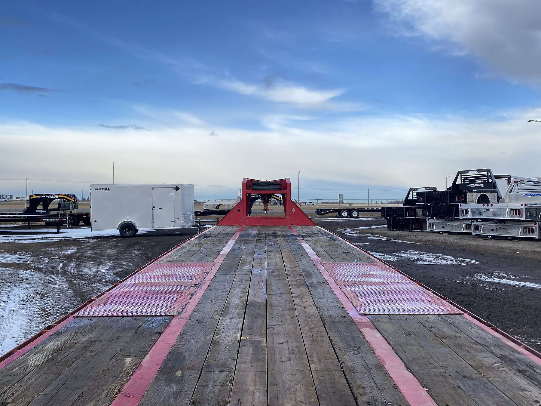 Used 2019 Diamond C 30' + 5' Gooseneck Trailer