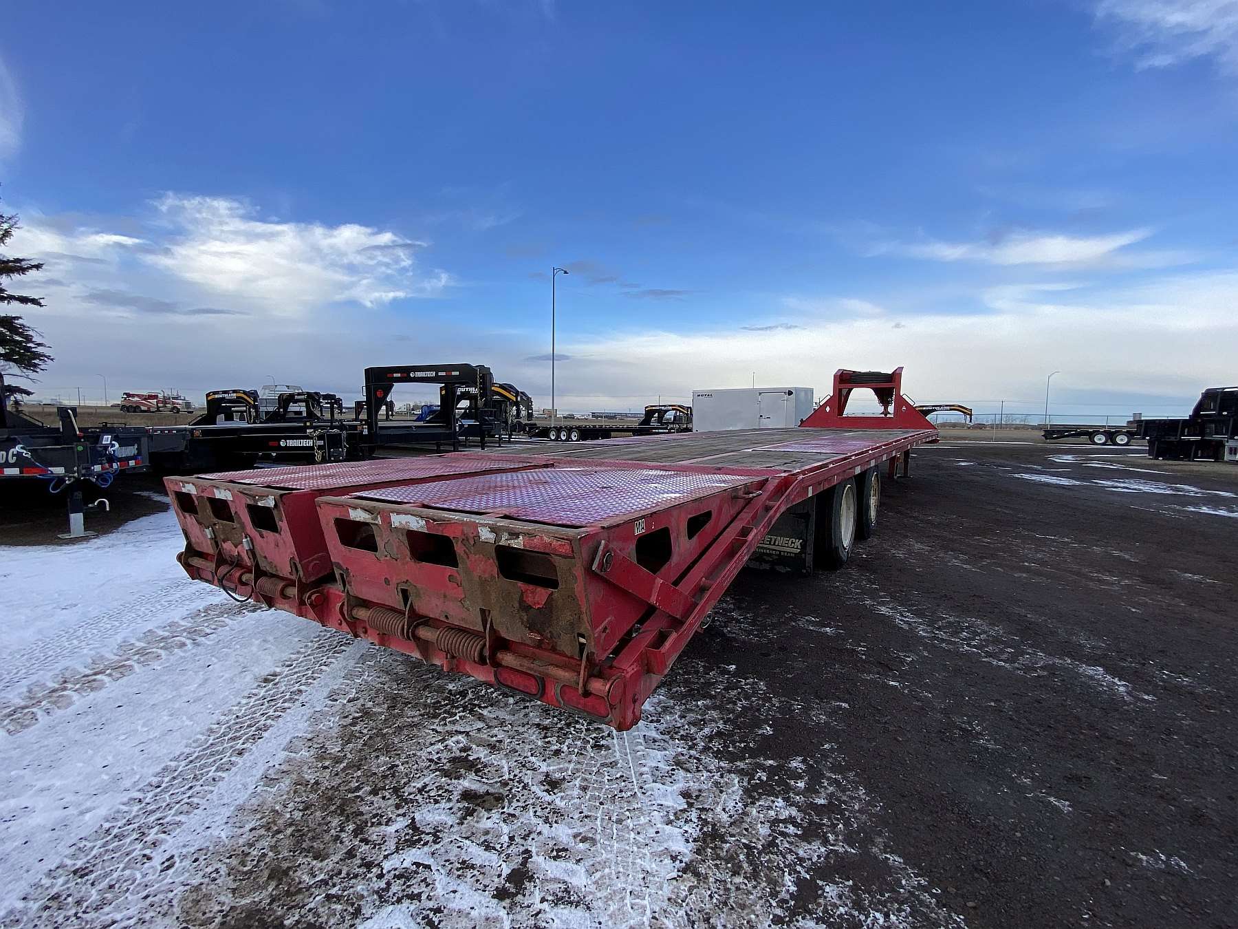Used 2019 Diamond C 30' + 5' Gooseneck Trailer