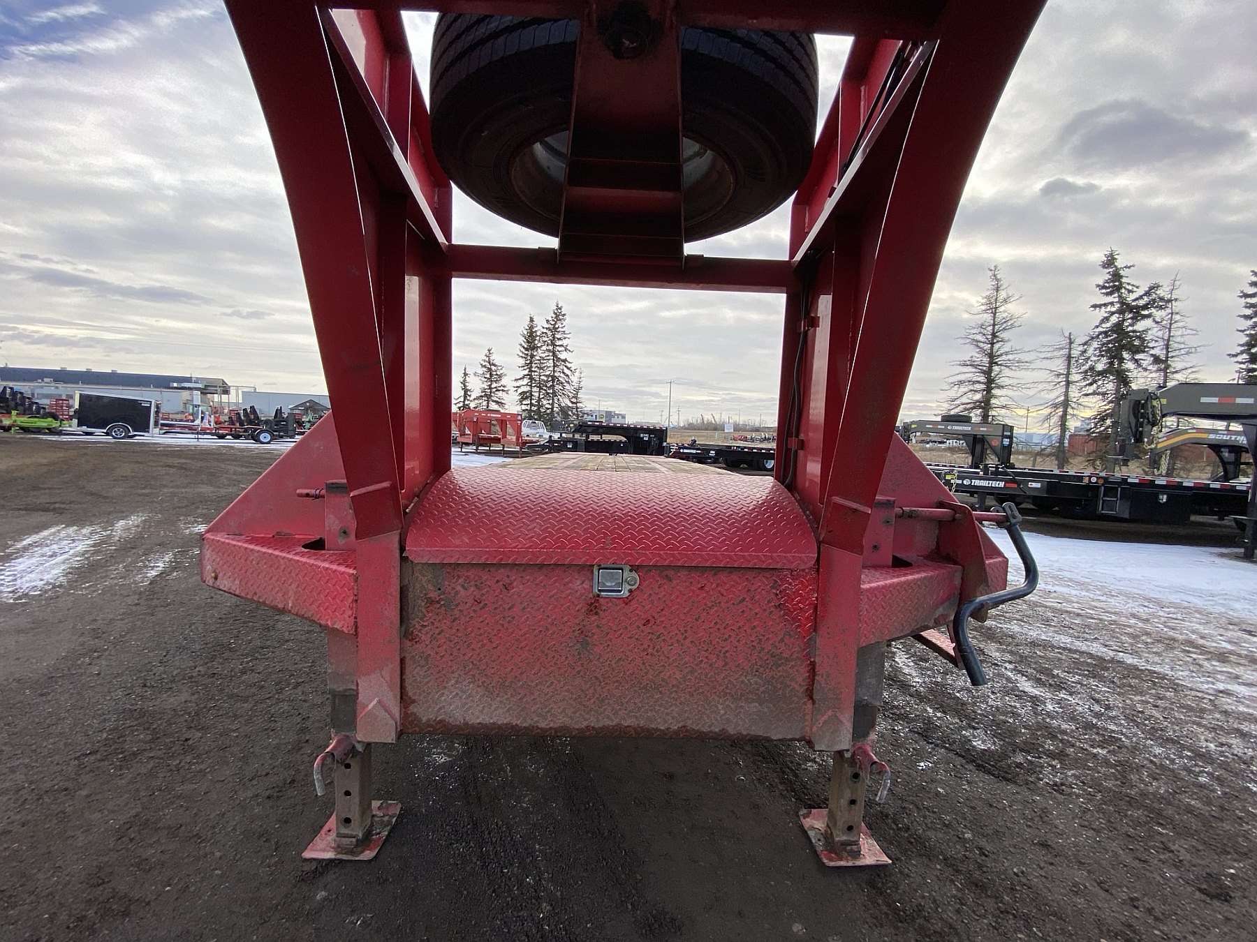 Used 2019 Diamond C 30' + 5' Gooseneck Trailer