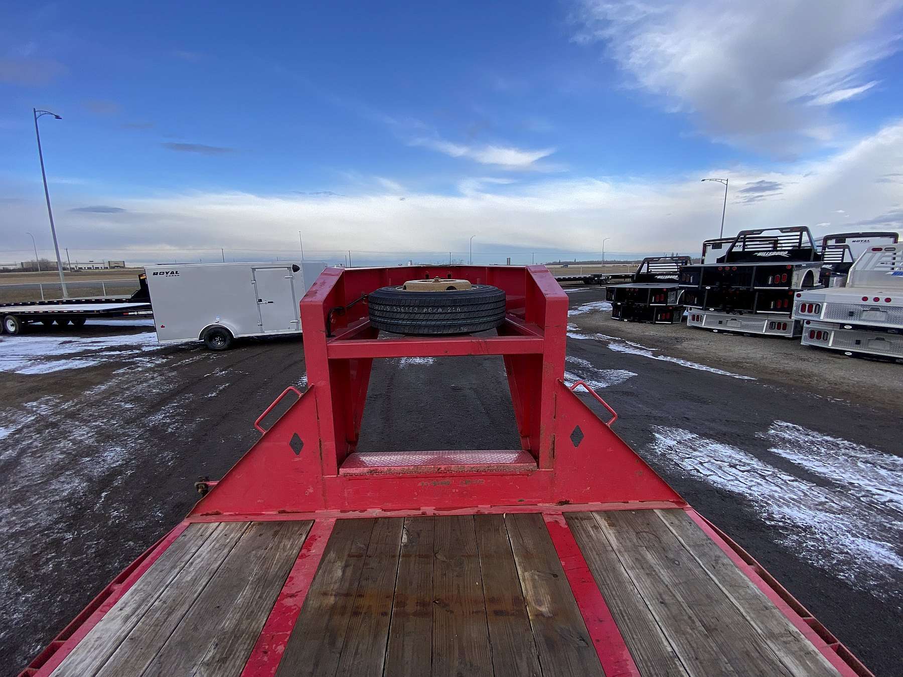 Used 2019 Diamond C 30' + 5' Gooseneck Trailer