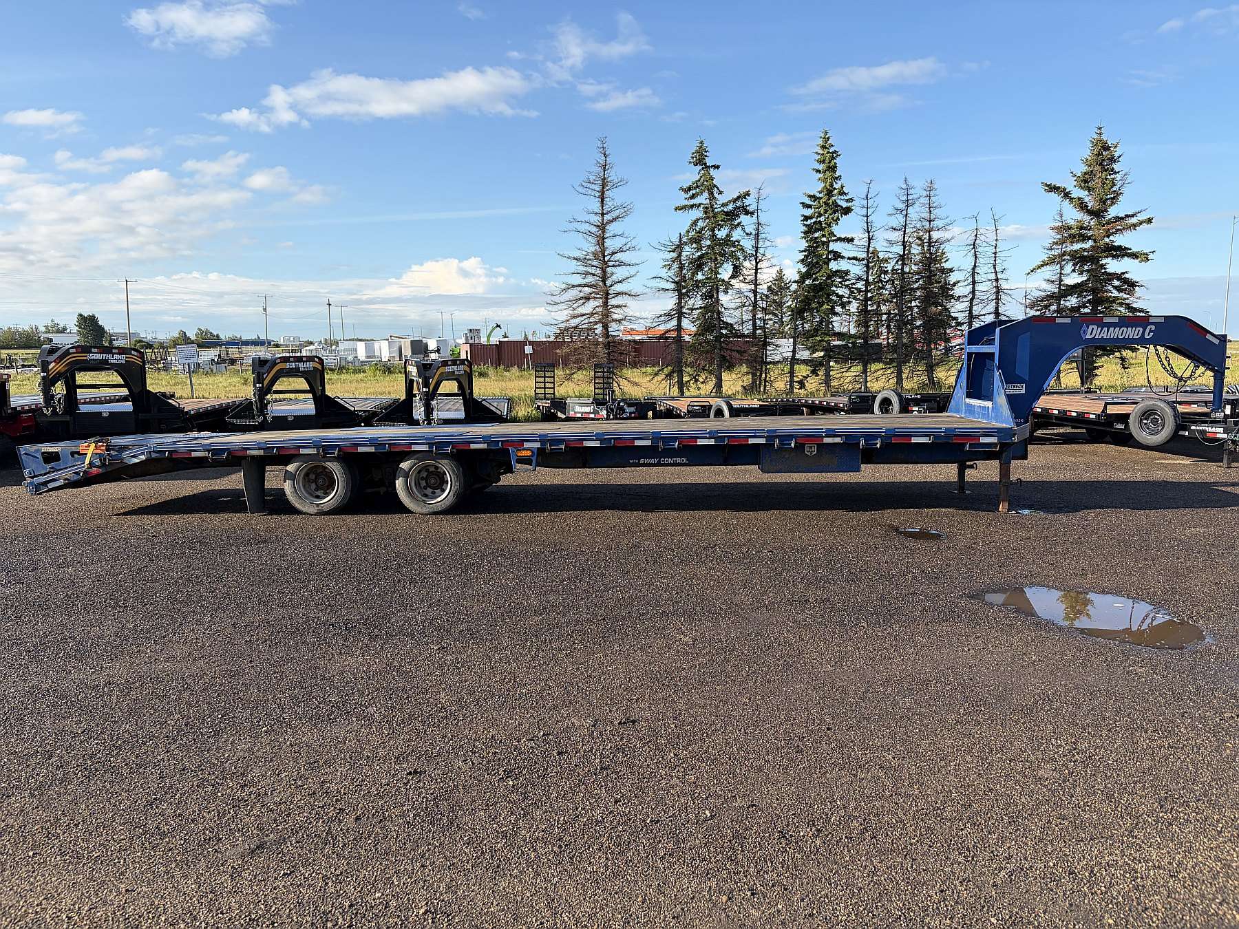 Used 2019 Diamond C FMAX216 - 35' Gooseneck Trailer