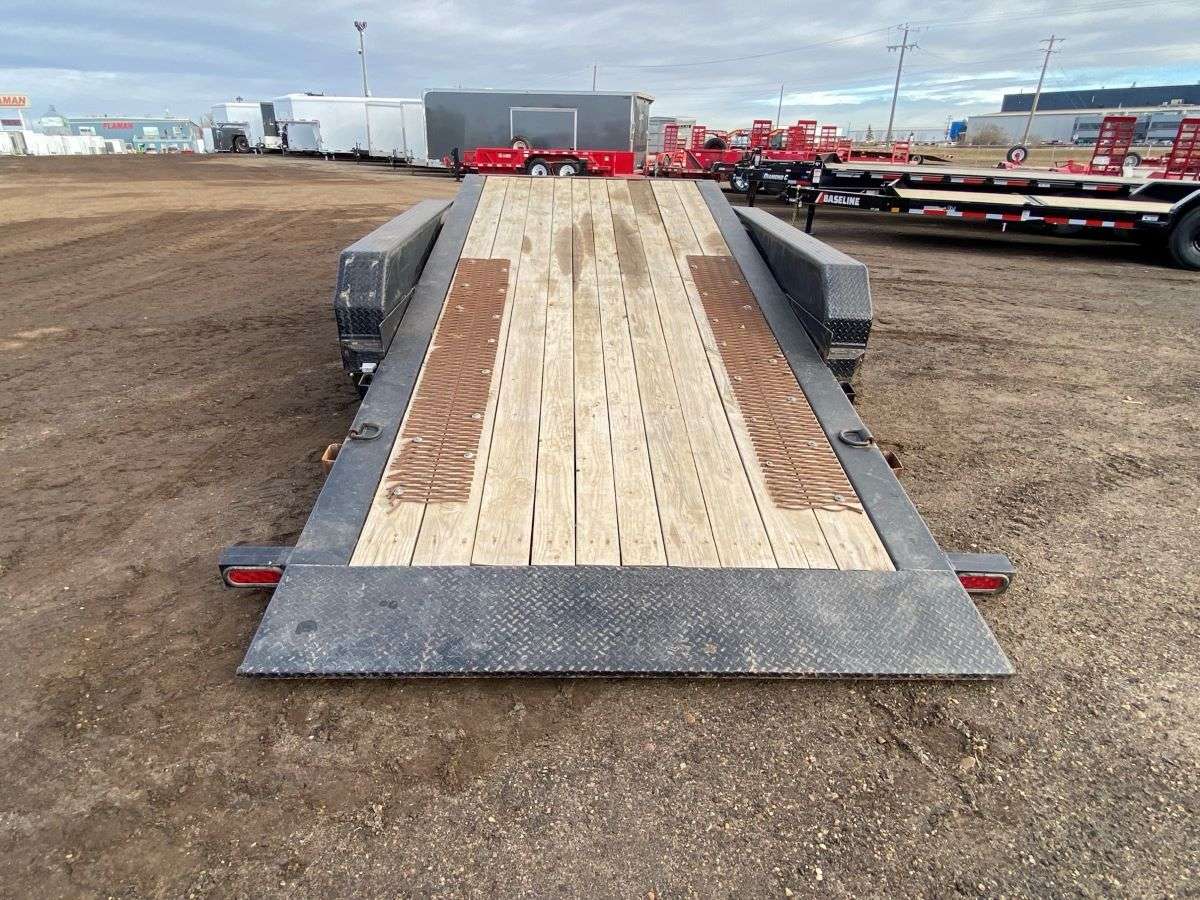 Used 2019 Diamond C HDT307 22' Tilt Deck Trailer