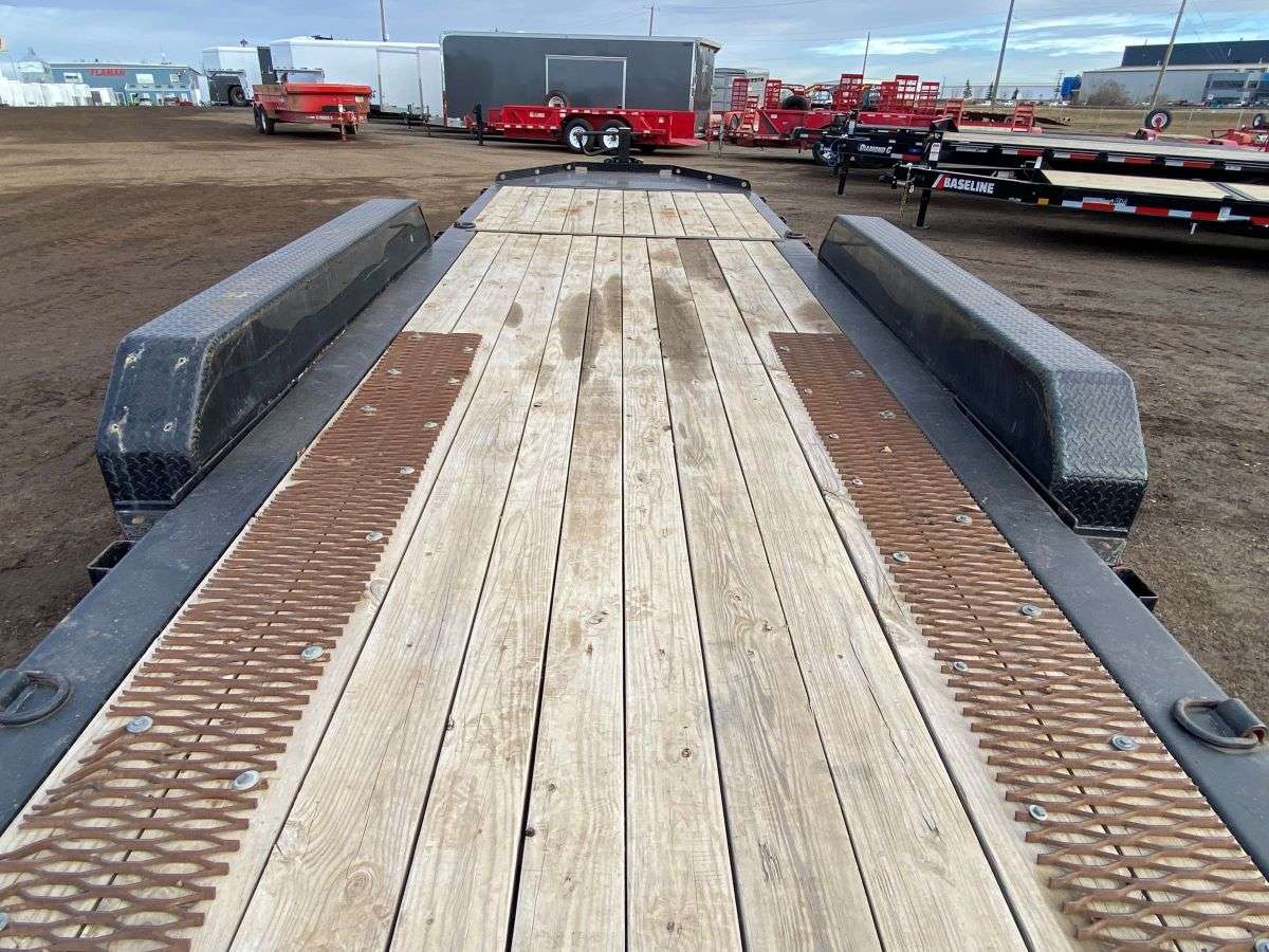 Used 2019 Diamond C HDT307 22' Tilt Deck Trailer