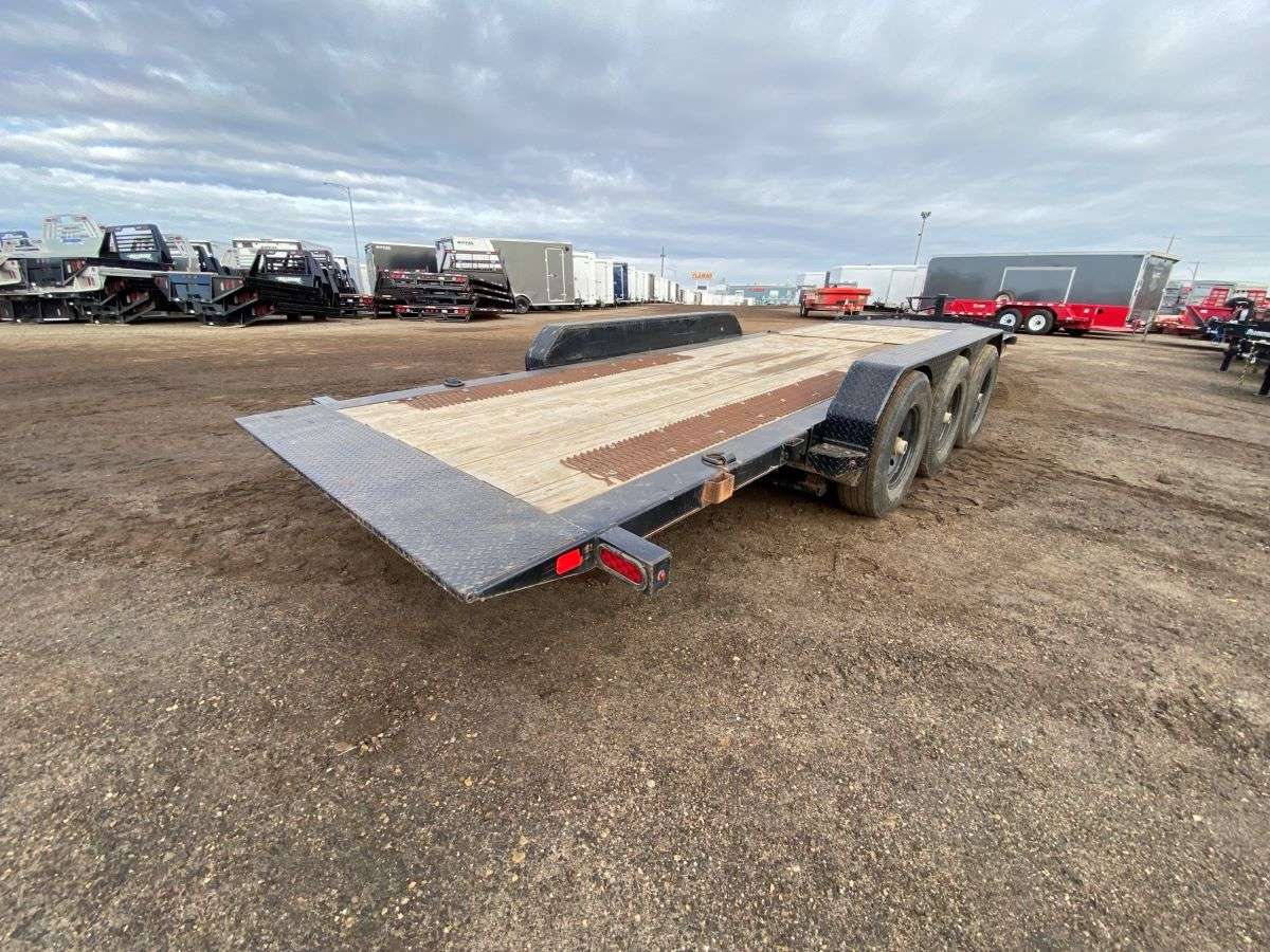 Used 2019 Diamond C HDT307 22' Tilt Deck Trailer