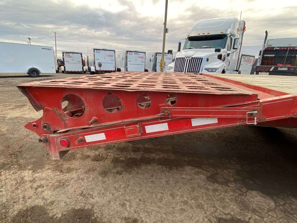 Used 2019 Trailtech 26' Gooseneck Trailer