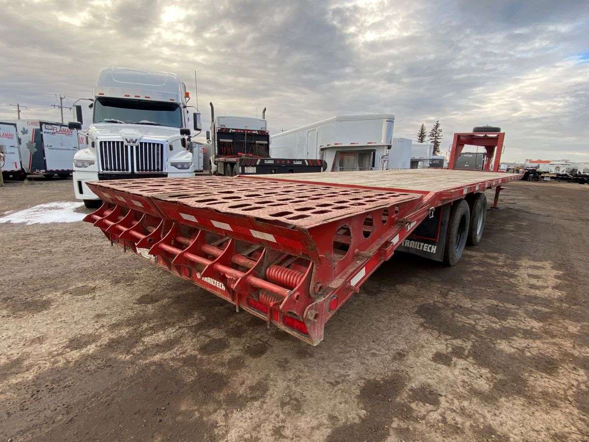 Used 2019 Trailtech 26' Gooseneck Trailer