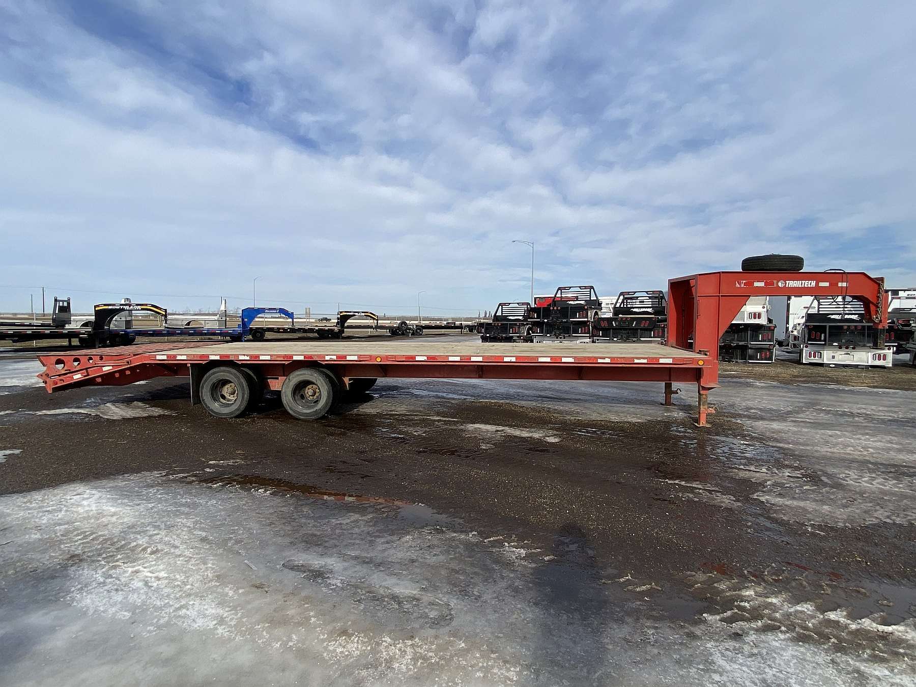 Used 2019 Trailtech 26' Gooseneck Trailer
