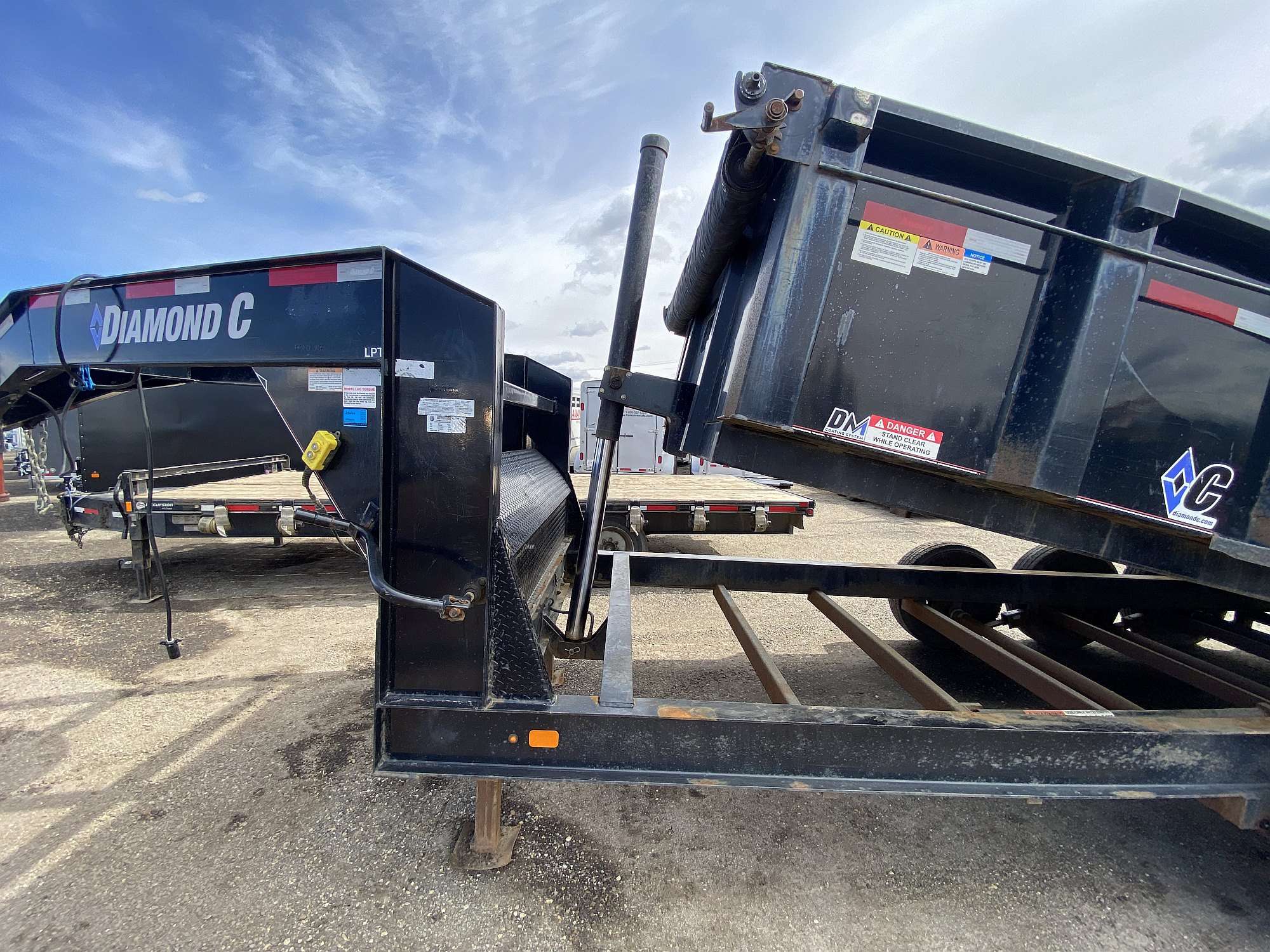 Used 202 Diamond C 16' Gooseneck Dump Trailer