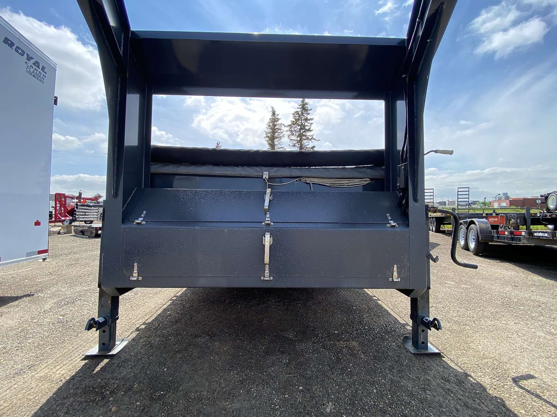 Used 2020 Brandt 16' Gooseneck Dump Trailer