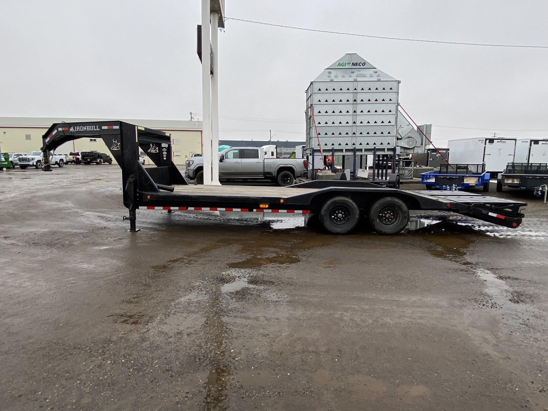 Used 2021 Iron Bull 20' Gooseneck Equipment Trailer