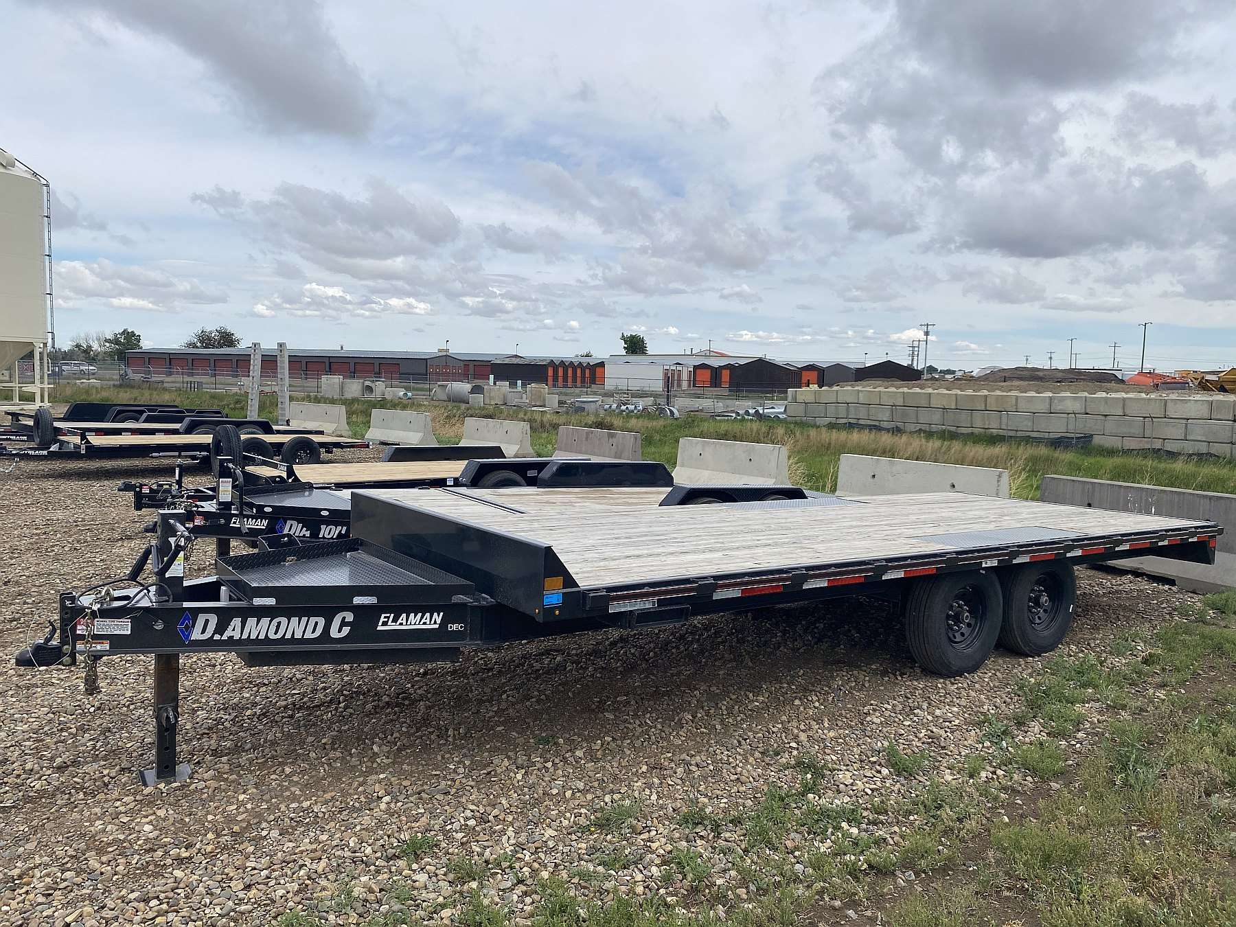 Used 2024 Diamond C 20' Deck-Over Trailer