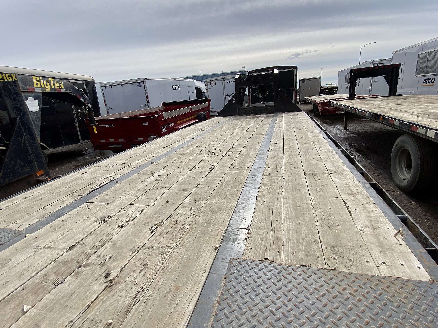 Used 2024 Diamond C 35' Gooseneck Trailer