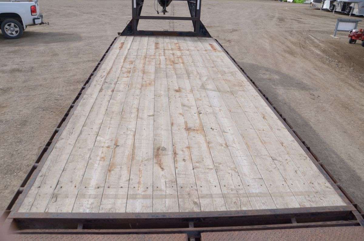 Used Load Max 32' Flat Deck Trailer