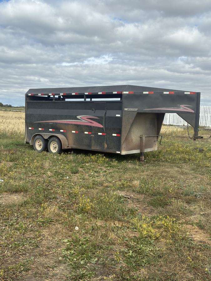 2000 Wilkonson 16' Gooseneck Stock Trailer