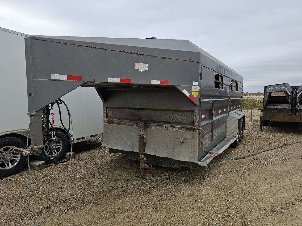 2009 Norbert 7'6" x 20' Gooseneck Livestock Trailer