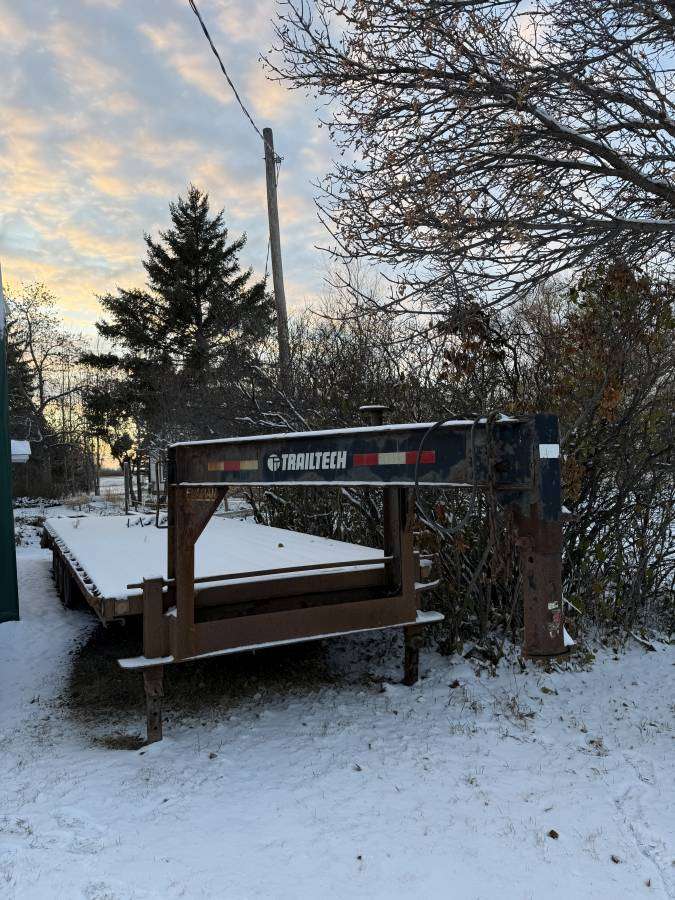 2009 Trailtech H370 24' + Beavertail Flat Deck Trailer