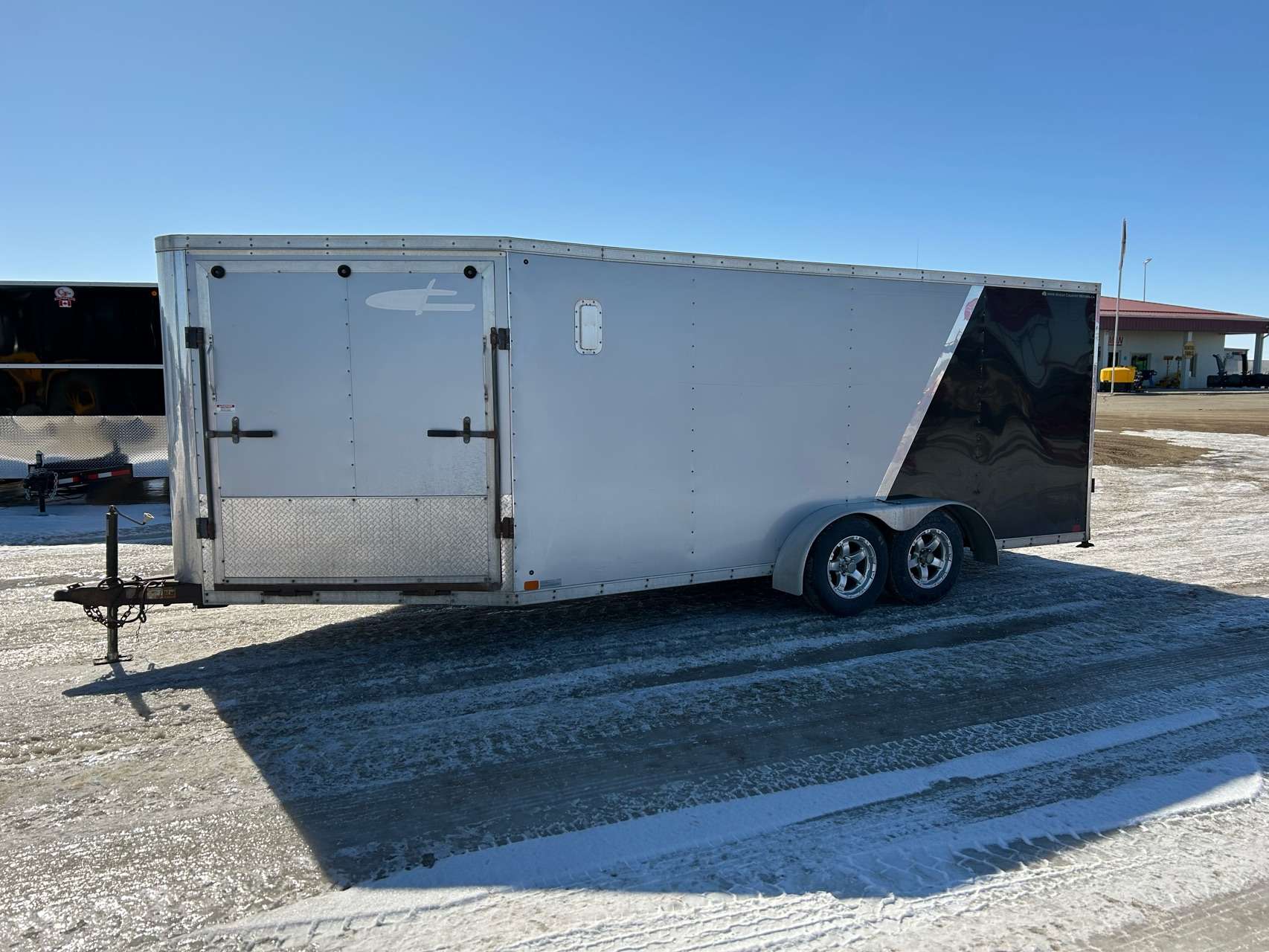 2016 Cross Sled 8'6" x 16' + 4' V-Nose Toy Hauler