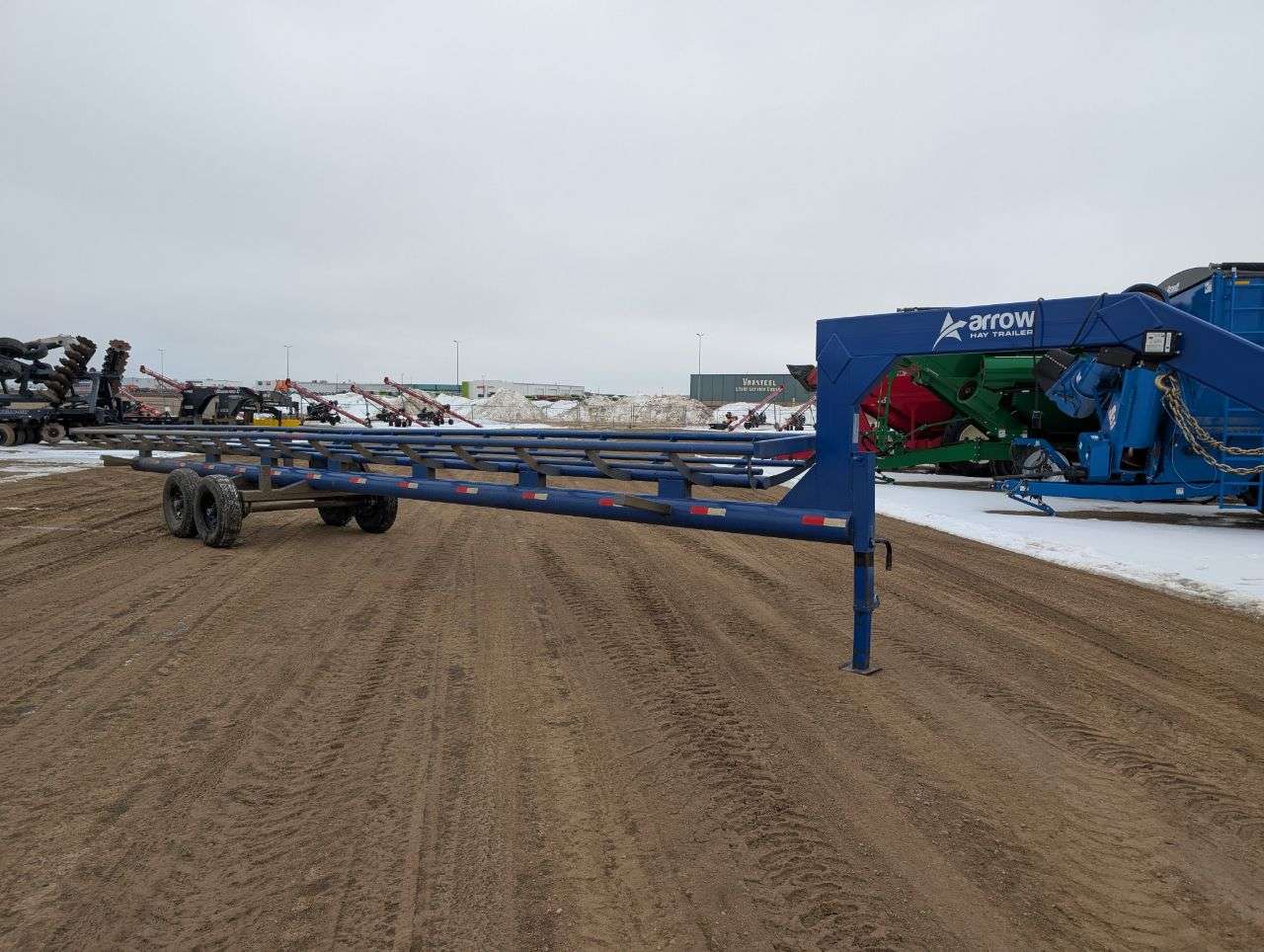 2023 42' Arrow Hyd Tilt Hay Trailer
