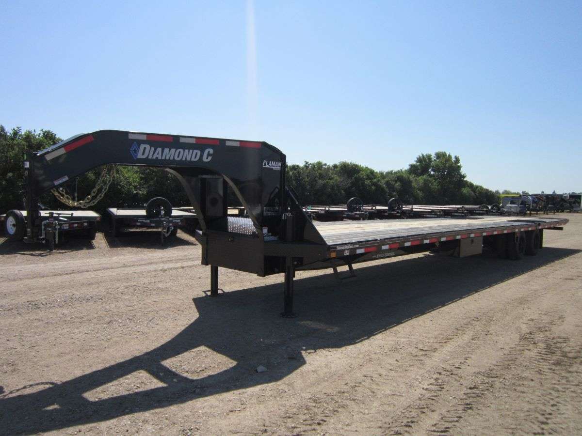 2023 Diamond C FMAX 8'5" x 40' Gooseneck Flat Deck